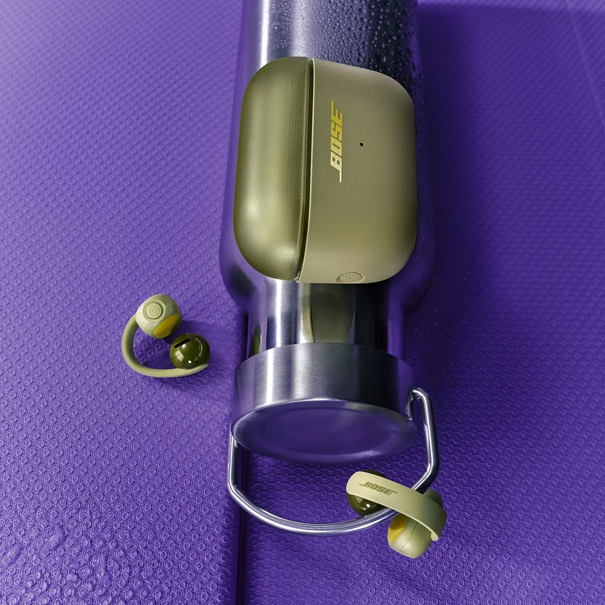 Tai nghe Bose Sport Open Earbuds m&agrave;u Eucalyptus Green v&agrave; hộp sạc