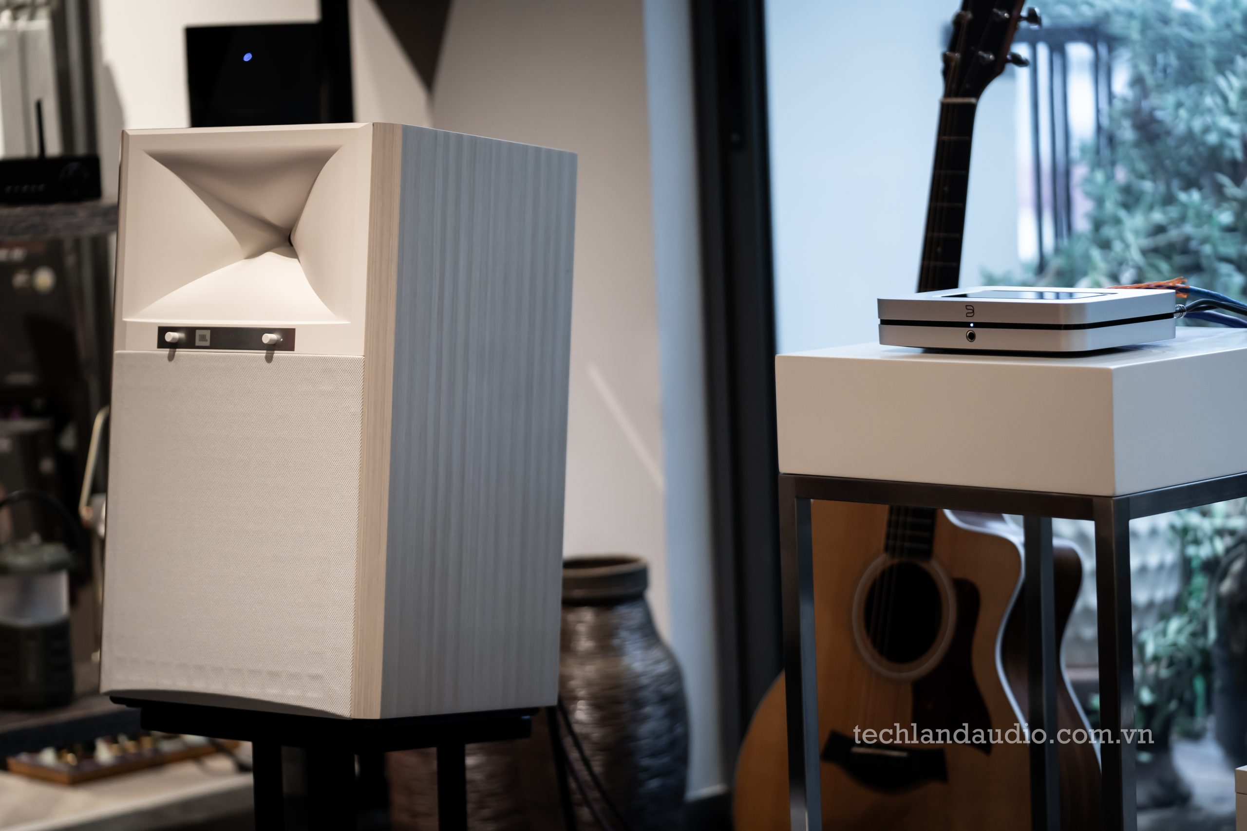 JBL 4329P Studio Monitor - Sự hòa quyện giữa âm thanh vượt trội và thiết kế đẳng cấp