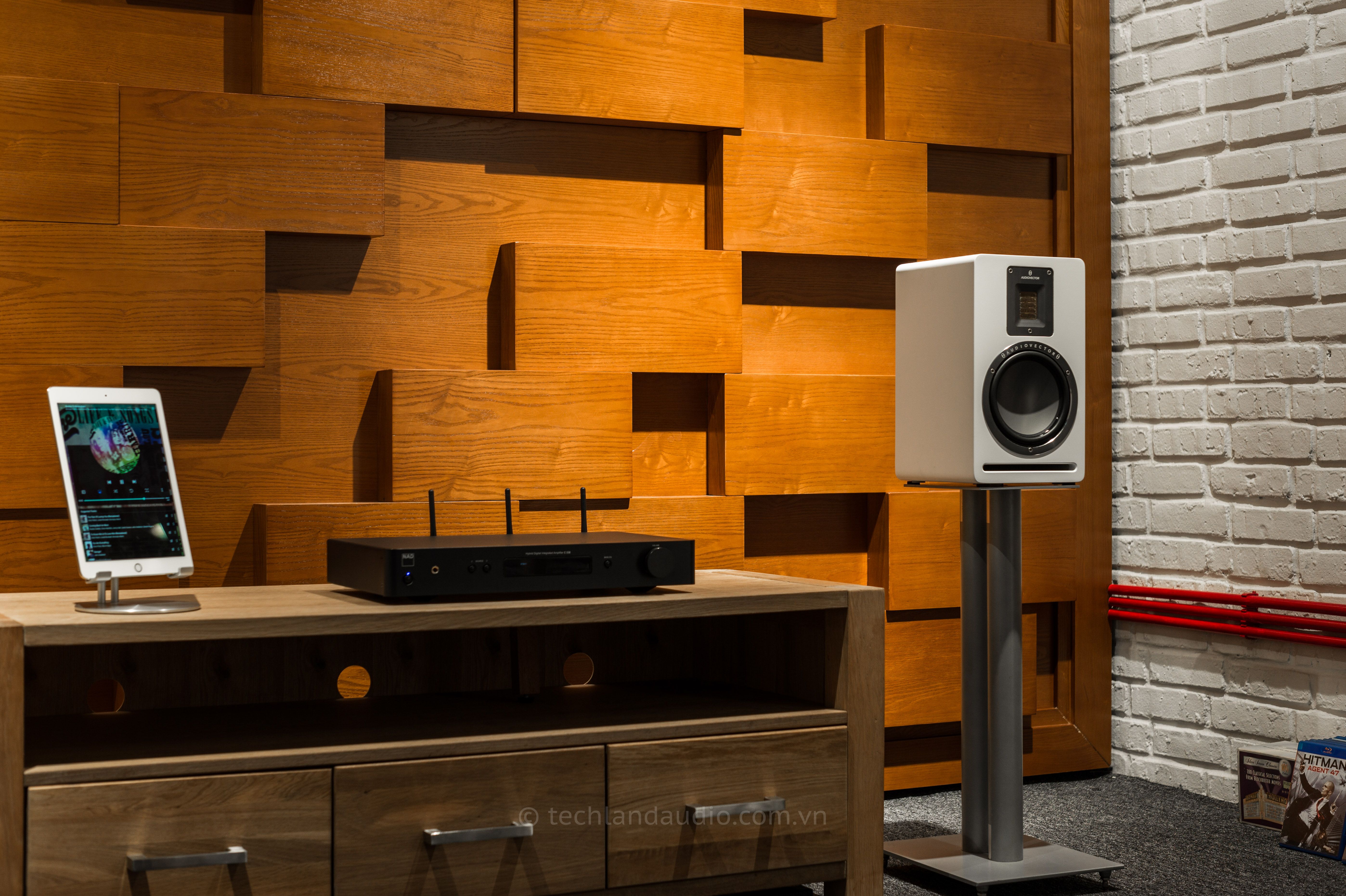 LOA BOOKSHELF AUDIOVECTOR QR1 "ẤN TƯỢNG" MẠNH MẼ CHO CẢ NHỮNG ĐÔI TAI KHÓ TÍNH