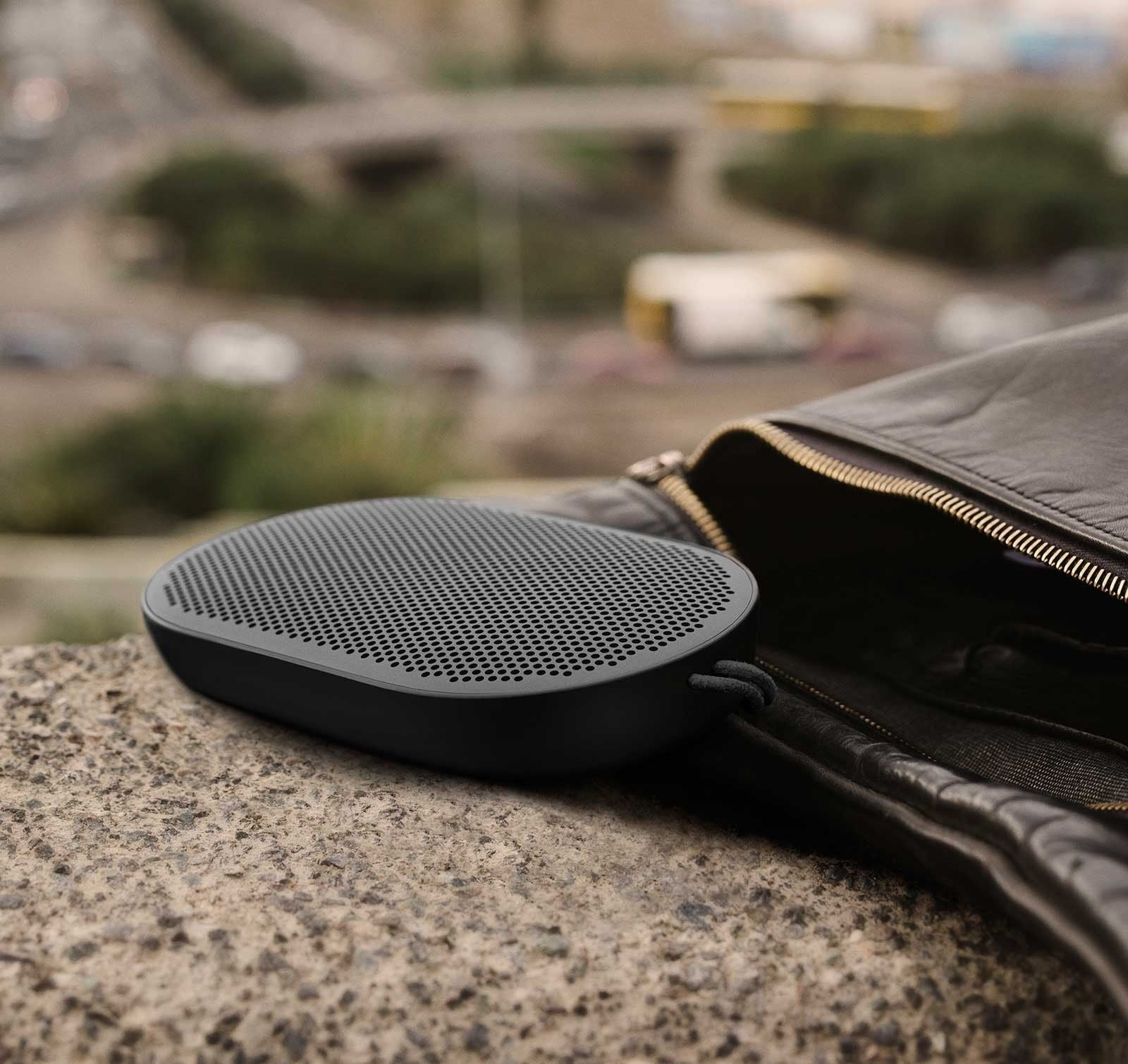 LOA BLUETOOTH DI ĐỘNG B&O BEOPLAY P2 - HOÀN HẢO TRONG TẦM GIÁ