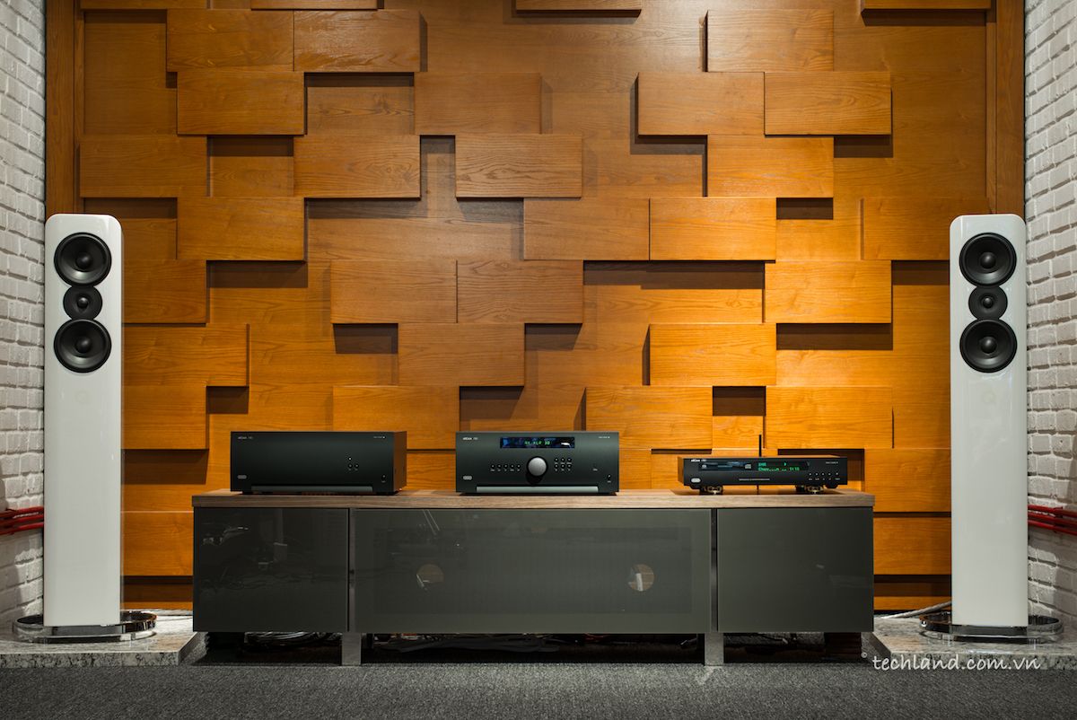 Loa cây QAcoustics concept 500 toả sáng cả về hai yếu tố nghệ thuật và công nghệ